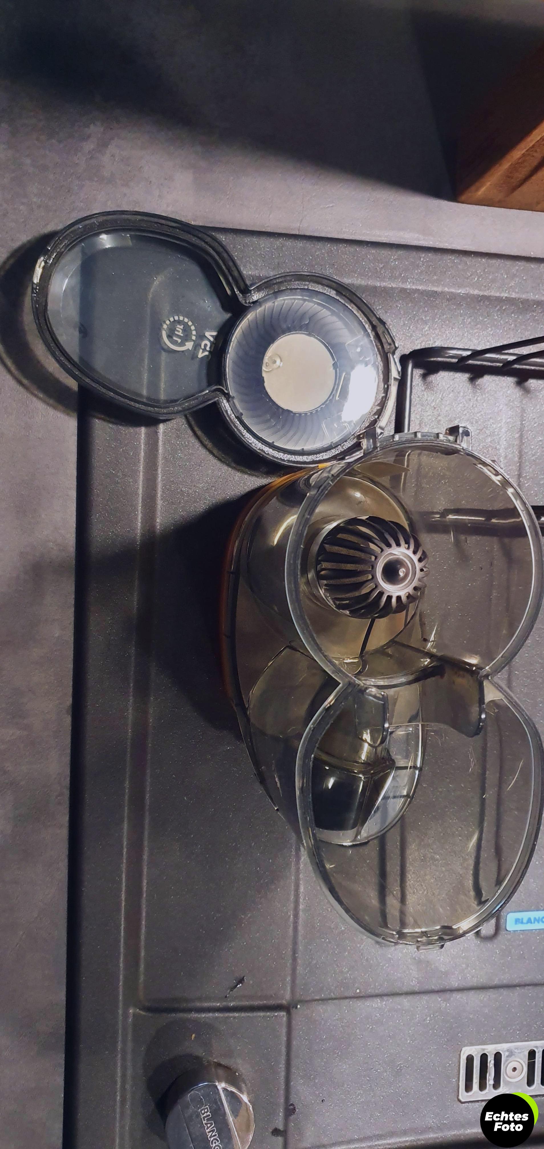 philips-akku-staubsauger-aqua-7000-plus-xc7053-01-foto-2